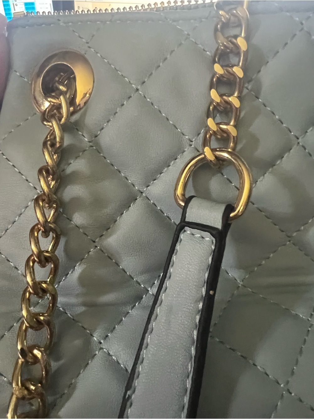 Quilted Chain-Handle Women's Shoulder Bag in Light Gray